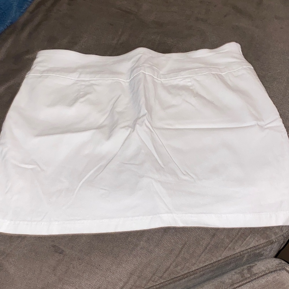 Attyre White Cotton Blend Mini Skirt - Picture 4 of 4